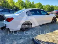 2015 BMW 750 фото