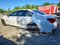 2015 BMW 750 фото