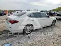 2015 Infinity Q70 photo