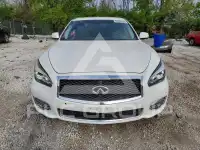 2015 Infinity Q70 photo
