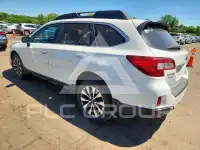 2015 Subaru Outback photo