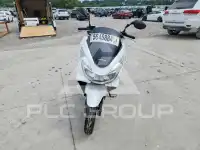 2015 Honda PCX фото