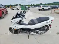 2015 Honda PCX фото