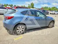 2015 Mazda 3 photo