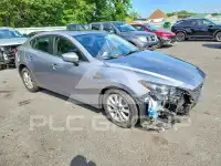 2015 Mazda 3 photo