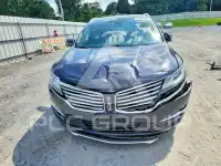 2015 Lincoln MKZ photo