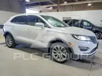 2015 Lincoln MKZ photo