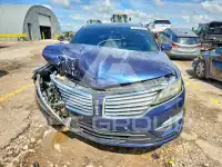 2015 Lincoln MKZ photo