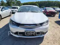 2015 Chrysler 200 фото