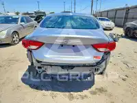 2015 Chrysler 200 photo