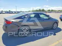 2015 Chrysler 200 photo