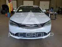 2015 Chrysler 200 photo