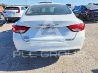 2015 Chrysler 200 photo