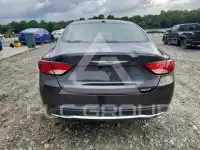 2015 Chrysler 200 photo