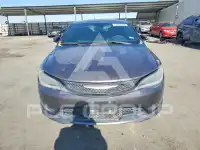 2015 Chrysler 200 photo