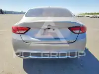 2015 Chrysler 200 photo