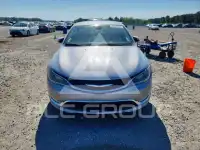2015 Chrysler 200 photo
