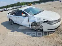 2015 Chrysler 200 photo