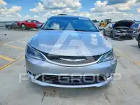 2015 Chrysler 200 фото