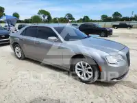 2015 Chrysler 300 photo