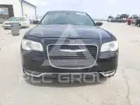 2015 Chrysler 300 photo