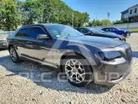 2015 Chrysler 300 photo