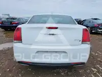2015 Chrysler 300 фото
