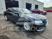 2015 Chrysler 300 фото