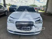 2015 Chrysler 300 фото