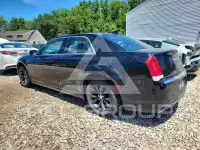 2015 Chrysler 300 фото