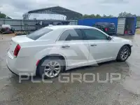 2015 Chrysler 300 photo