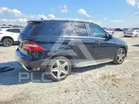 2015 Mercedes Benz ML-Class фото