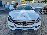 2015 Mercedes Benz C-Class photo