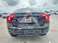 2015 Volvo S60 photo