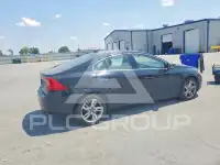 2015 Volvo S60 photo