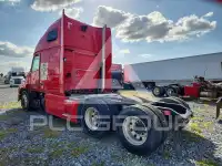 2015 Volvo VNL photo