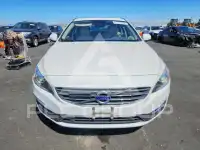 2015 Volvo V60 photo