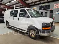 2015 GMC Savana photo