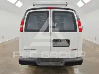 2015 GMC Savana photo