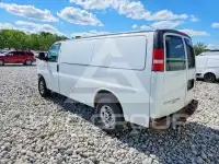 2015 GMC Savana photo