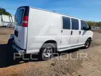 2015 GMC Savana фото