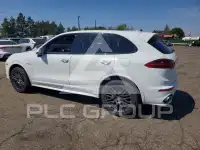 2015 Porsche Cayenne photo