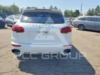 2015 Porsche Cayenne photo