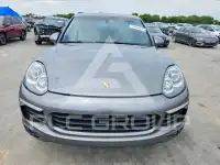2015 Porsche Cayenne photo