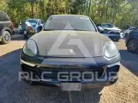 2015 Porsche Cayenne photo