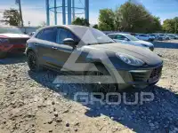 2015 Porsche MACAN photo