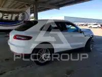 2015 Porsche MACAN photo