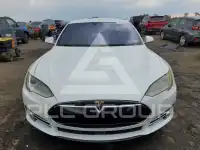 2015 Tesla Model S фото