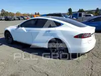 2015 Tesla Model S photo