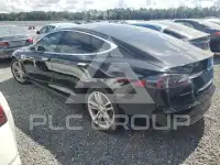 2015 Tesla Model S photo
